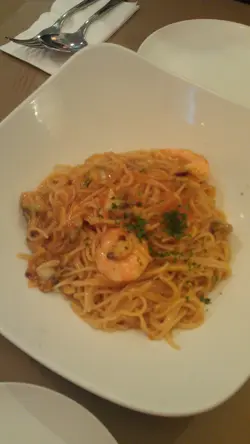 大虾蚬肉炒天使面