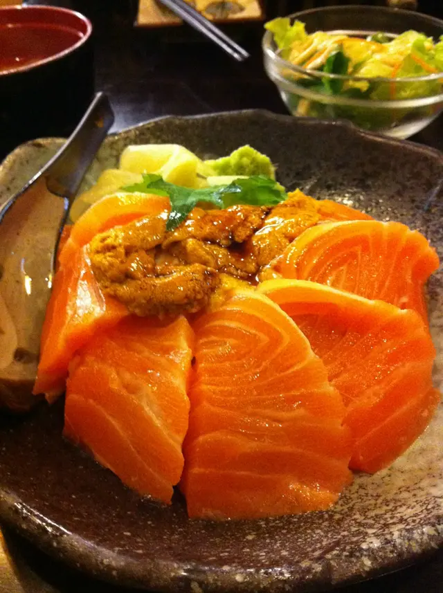 三文魚海膽飯! 三文魚肥美!!