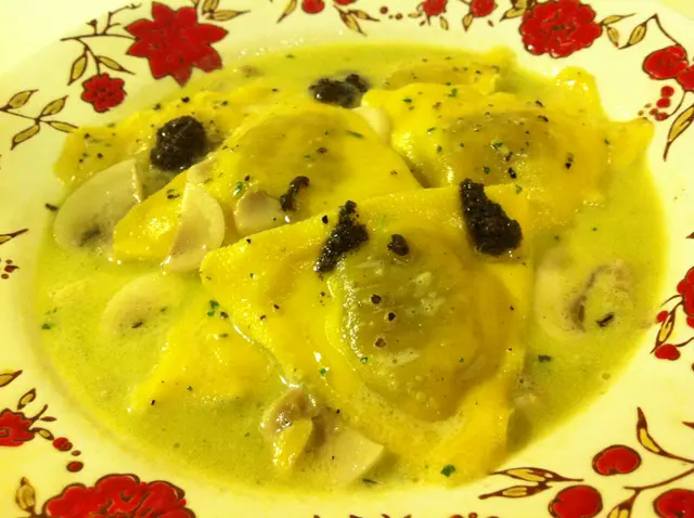 松露芝士雲吞配pesto汁