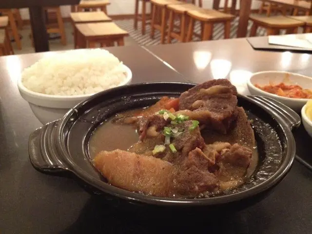 炆牛肋肉+白飯
