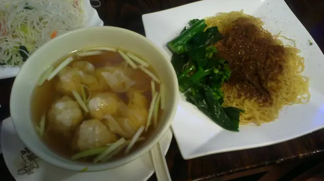 蝦子雲吞撈麵--雲吞很彈牙!