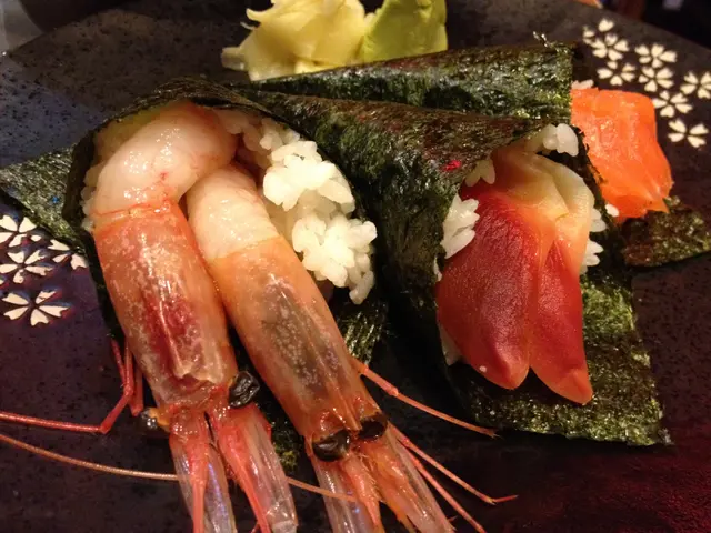 不新鮮, 手卷紫菜是腍的!!!!