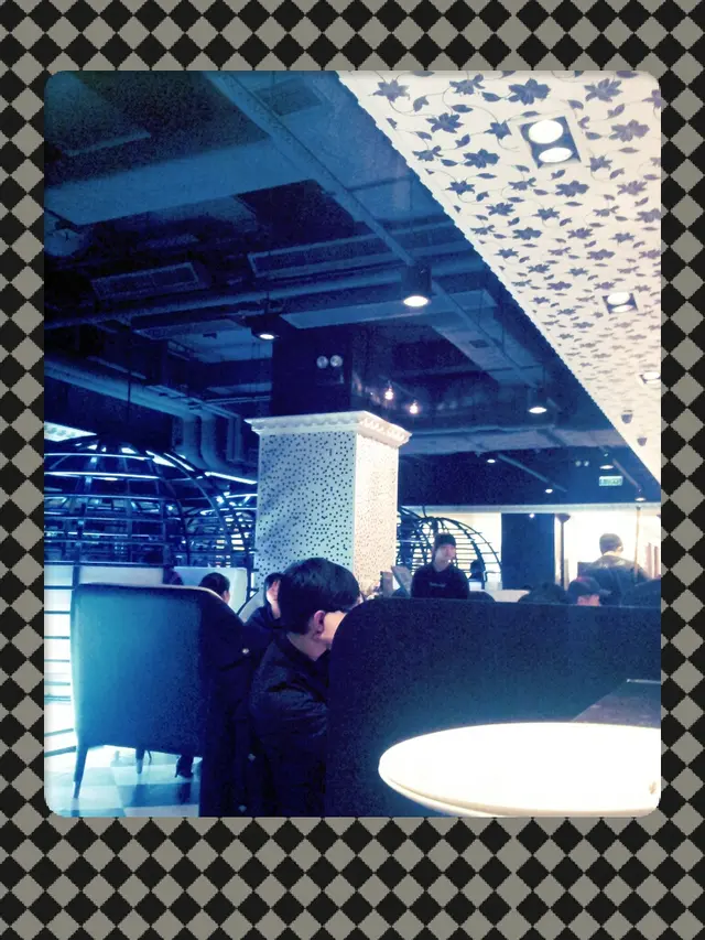 皇室風格的裝潢 黑白沙發