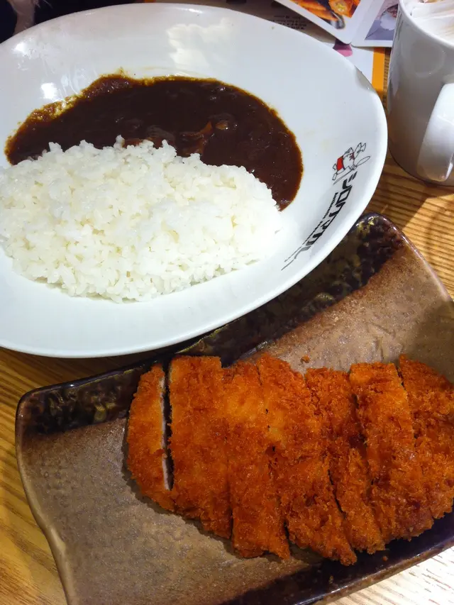 吉列豬扒咖哩飯