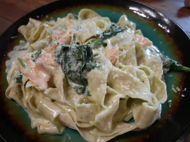 三文魚白汁意粉