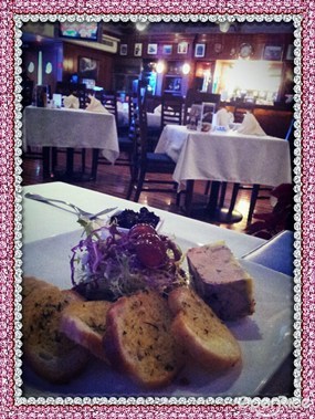 Foie Gras-紅酒無花果醬,酸酸甜甜,良好的開胃前菜. 無花果香四溢 - 灣仔的The Quarterdeck Club