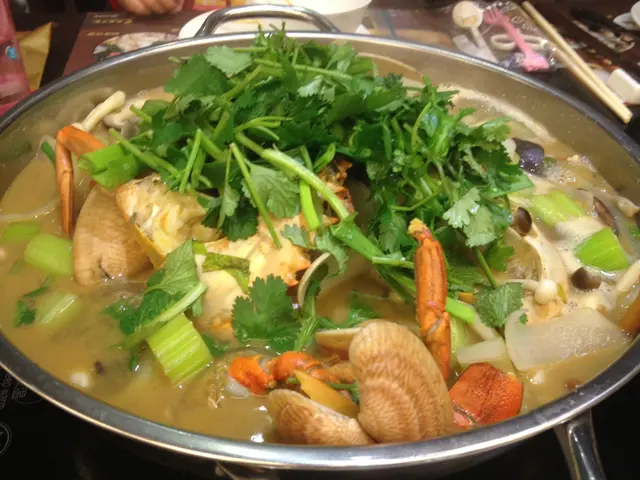 辣汁雜菌花蛤鍋