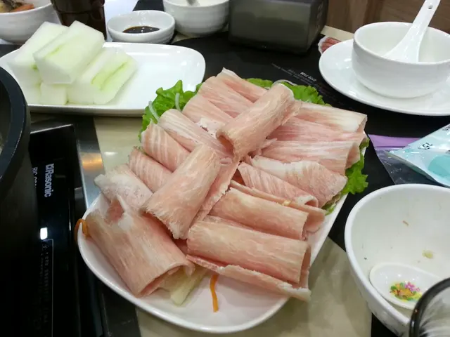 豬頸肉打邊爐原來都好食