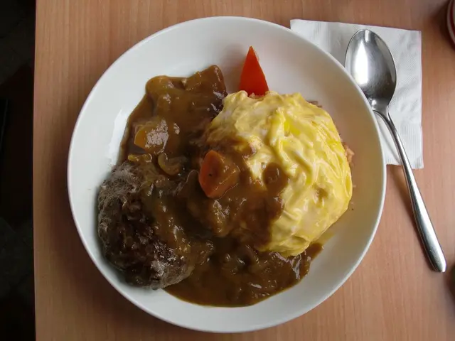 招牌日式咖哩漢堡蛋包雞飯