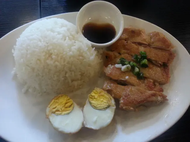 香茅雞扒炸蛋飯