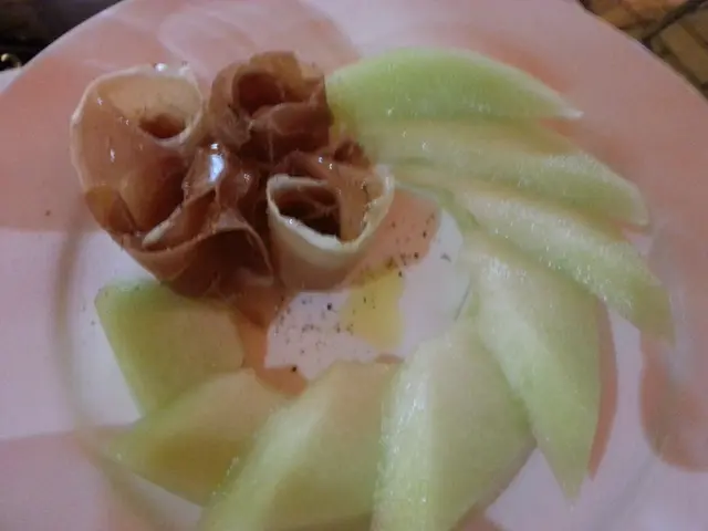 ham with melon