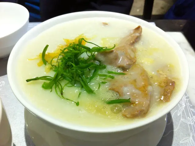 豬潤肉丸粥, 粥底偏重味