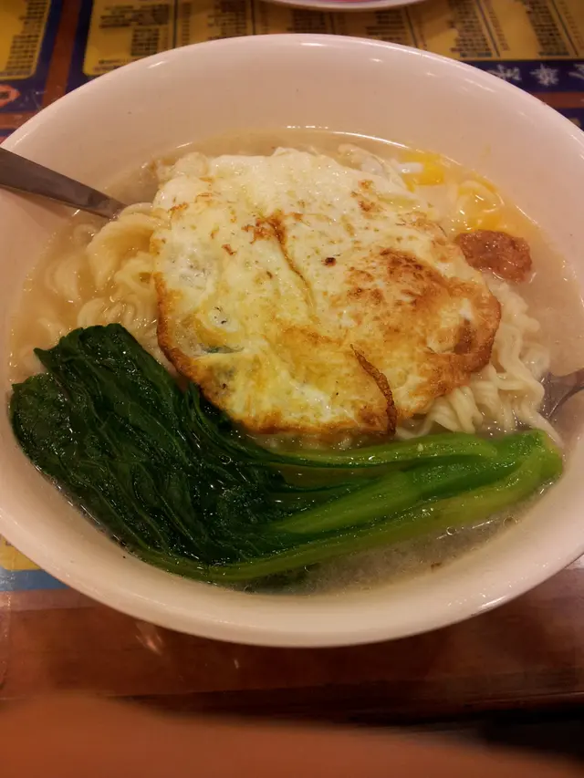 西煎雙蛋公仔麵