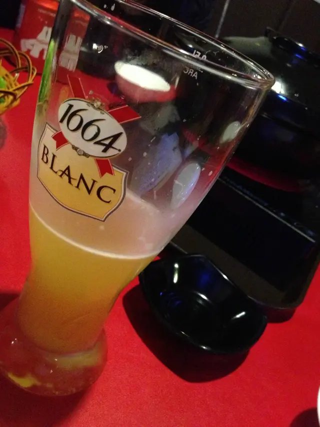 叫左杯啤啤佢，人地話啤酒係外國人涼茶，所謂～涼茶無分國界嘛！哈哈