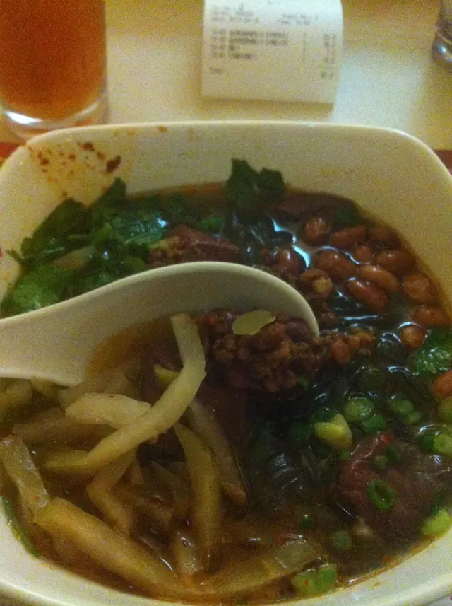 金牌酸辣粉 豬紅(BB辣) $35