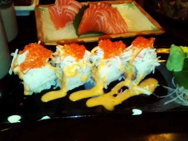 不太辣, 食吾到辣既都OK:)