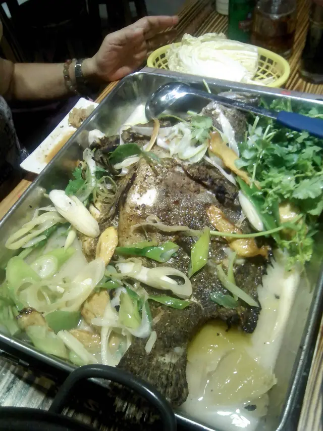 又鯹又臭死魚一條