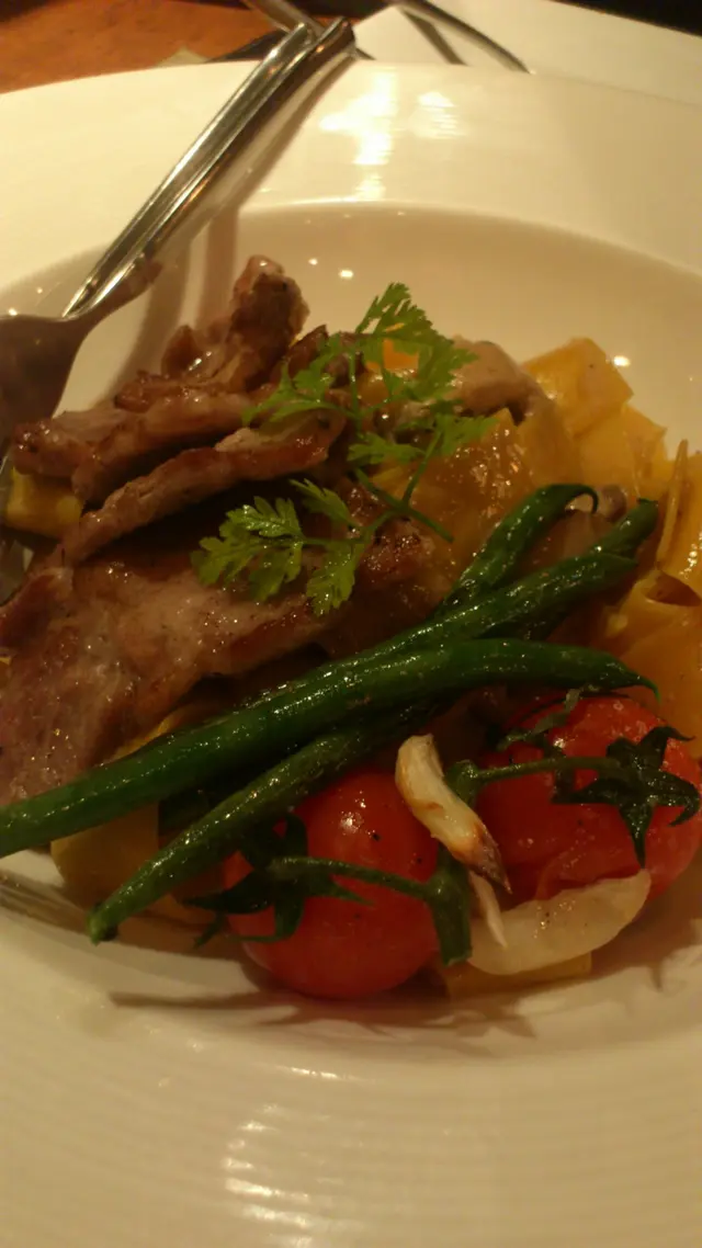 黑毛豬雜菌乾扁意粉