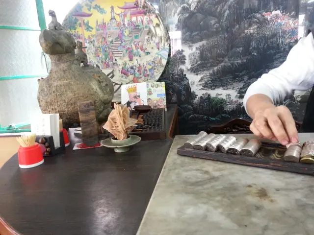 店內的老板仍保留用算盤幫客人計數埋單