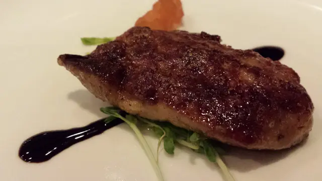 法式鴨肝伴蜜餞蘋果