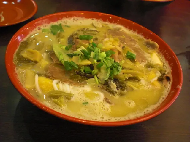 酸菜牛脷米線