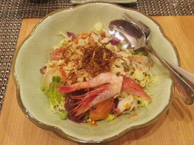 此個為侍應姐姐極力推介的一道菜,看見賣相也令我喜出望外!因全都是我喜愛的剌身在內呢!