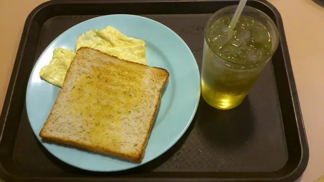 火腿奄列和燕麥多士配凍菜蜜