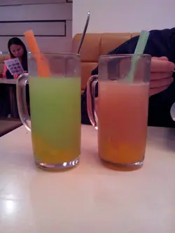 乳酪酸酸甜甜唔错，星星粒粒几好味