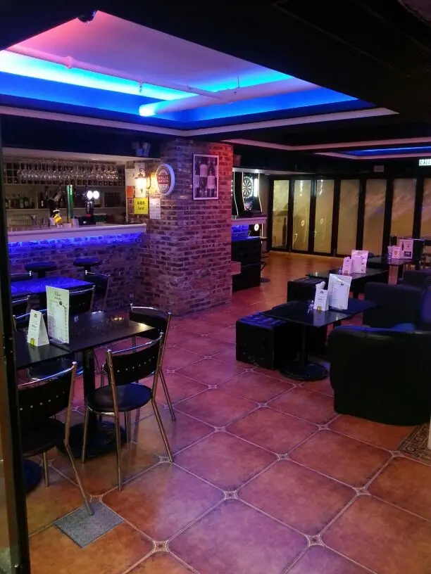 a1 saloon bar & cafe