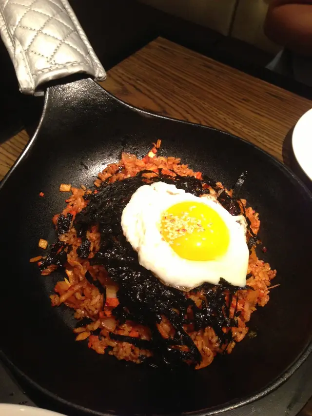 太陽蛋泡菜炒飯