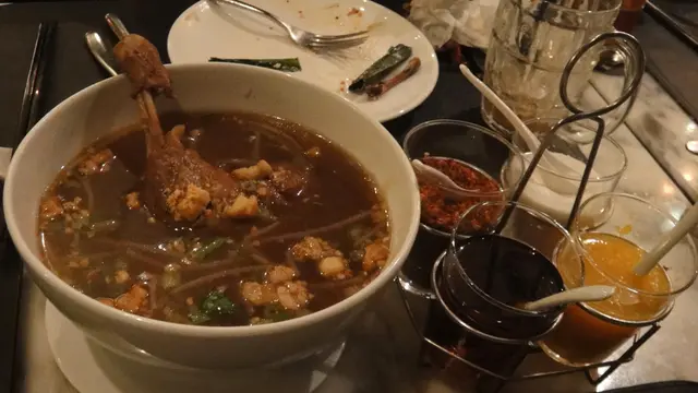 湯底香濃但不會死鹹