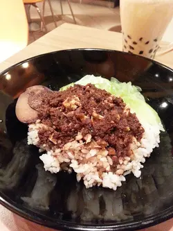 台式雞絲魯肉飯$42