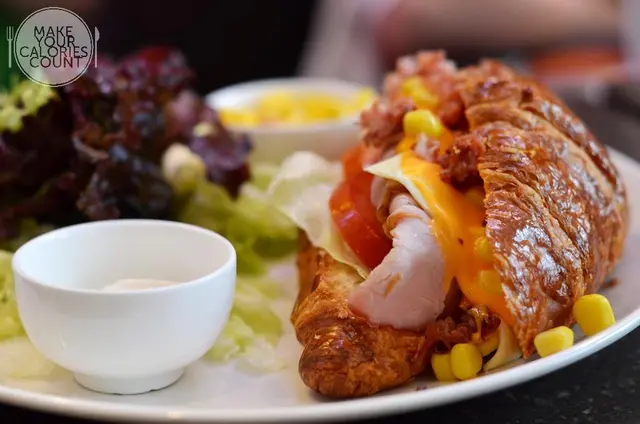 玉米里肌起士可頌 Loin Cheese Croissants Sandwich (HK$62)