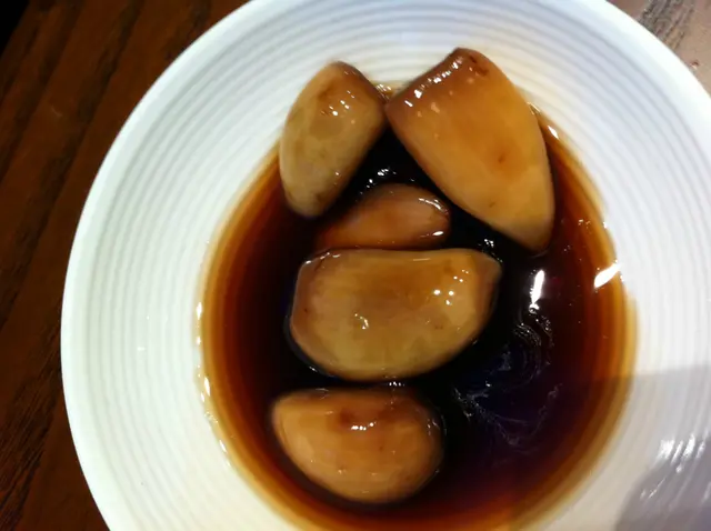 vingear with garlic