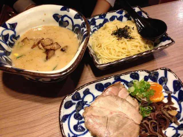黃金胡麻沾麵