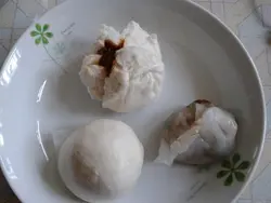 叉烧包、莲蓉包、粉果