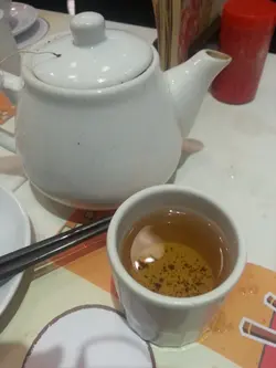 点了香片,茶的质素就麻麻