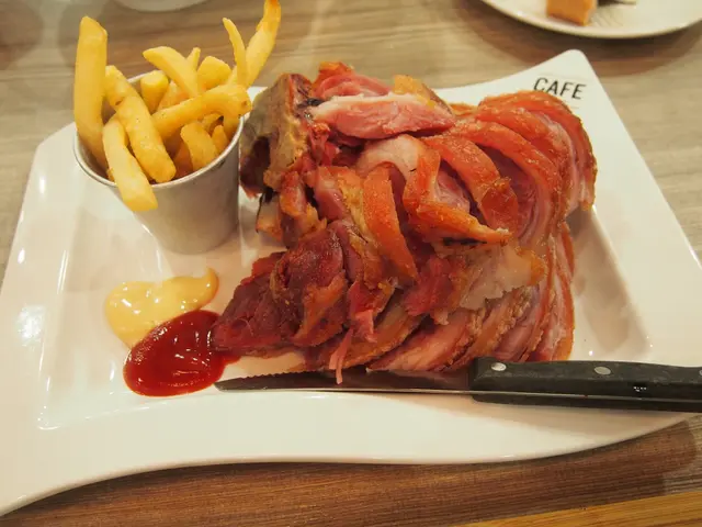 德國式燒啤酒豬手配酸菜