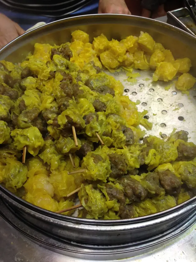 乾蒸牛肉燒賣$8 魚肉燒賣$6