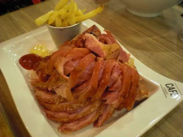 德國式燒啤酒豬手配酸菜