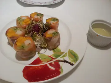 烟三文鱼芒果蟹柳米卷