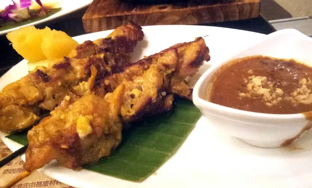 味道一般, 雞肉較實, 沙嗲醬唔夠香濃