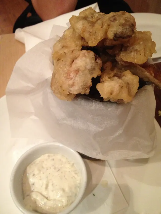 炸珍寶磨菇配黑松露忌廉醬