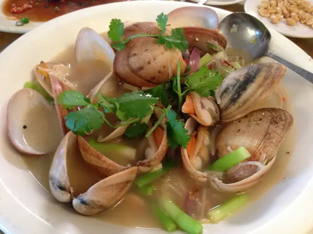 油鹽水煮大蜆皇