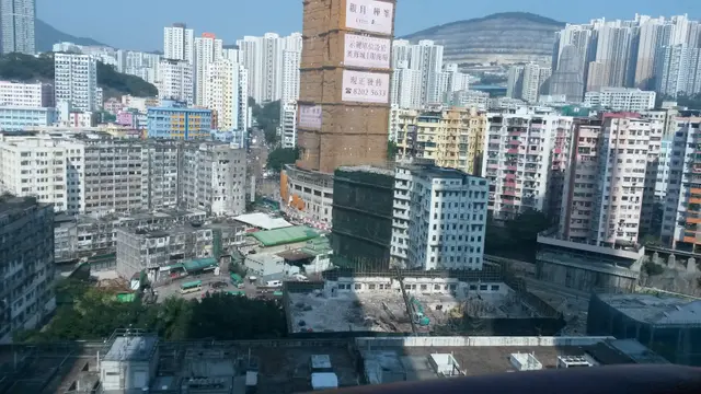 遠眺安達臣道石礦場