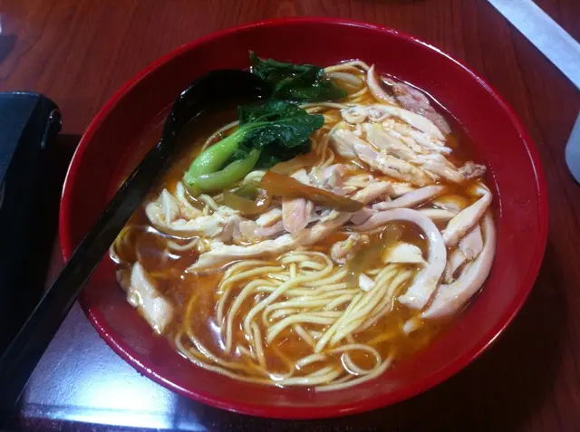 雞絲擔擔麵