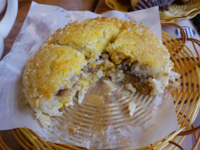 overcooked meat and wet ''crispy rice''