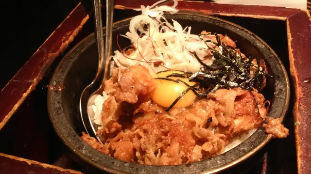 石鍋月見豚肉飯