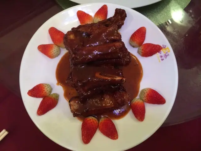 士多啤梨骨