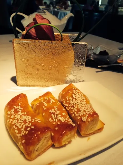 西檸叉燒酥($52/ 3件)